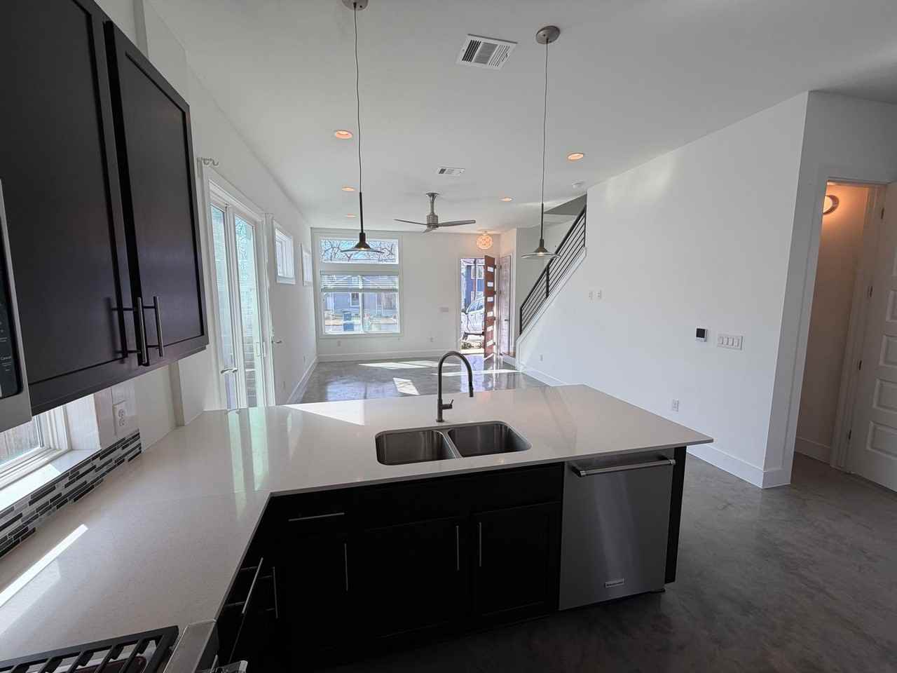 1520 W Saint Johns Ave - Photo 3 of 39