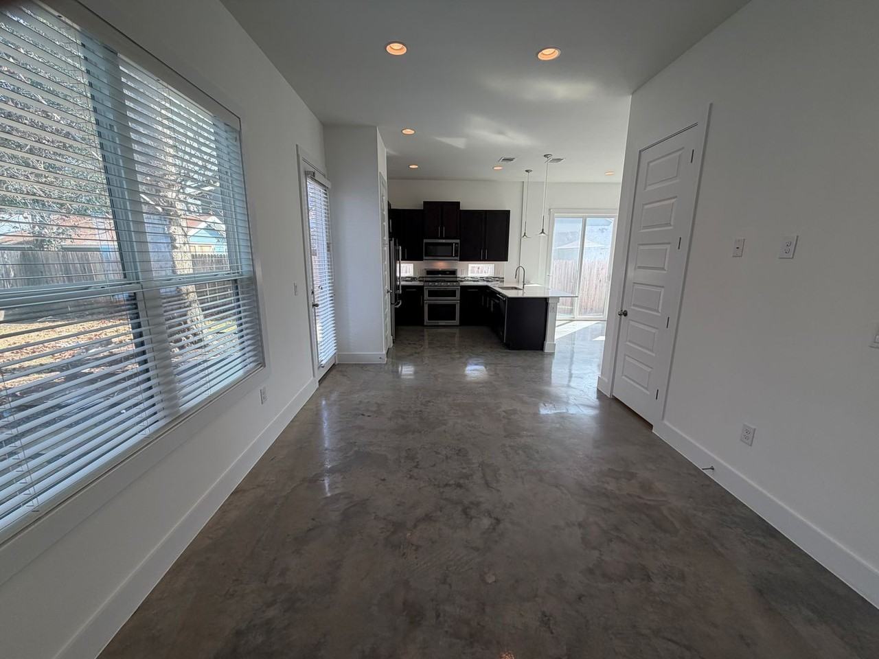 1520 W Saint Johns Ave - Photo 4 of 39