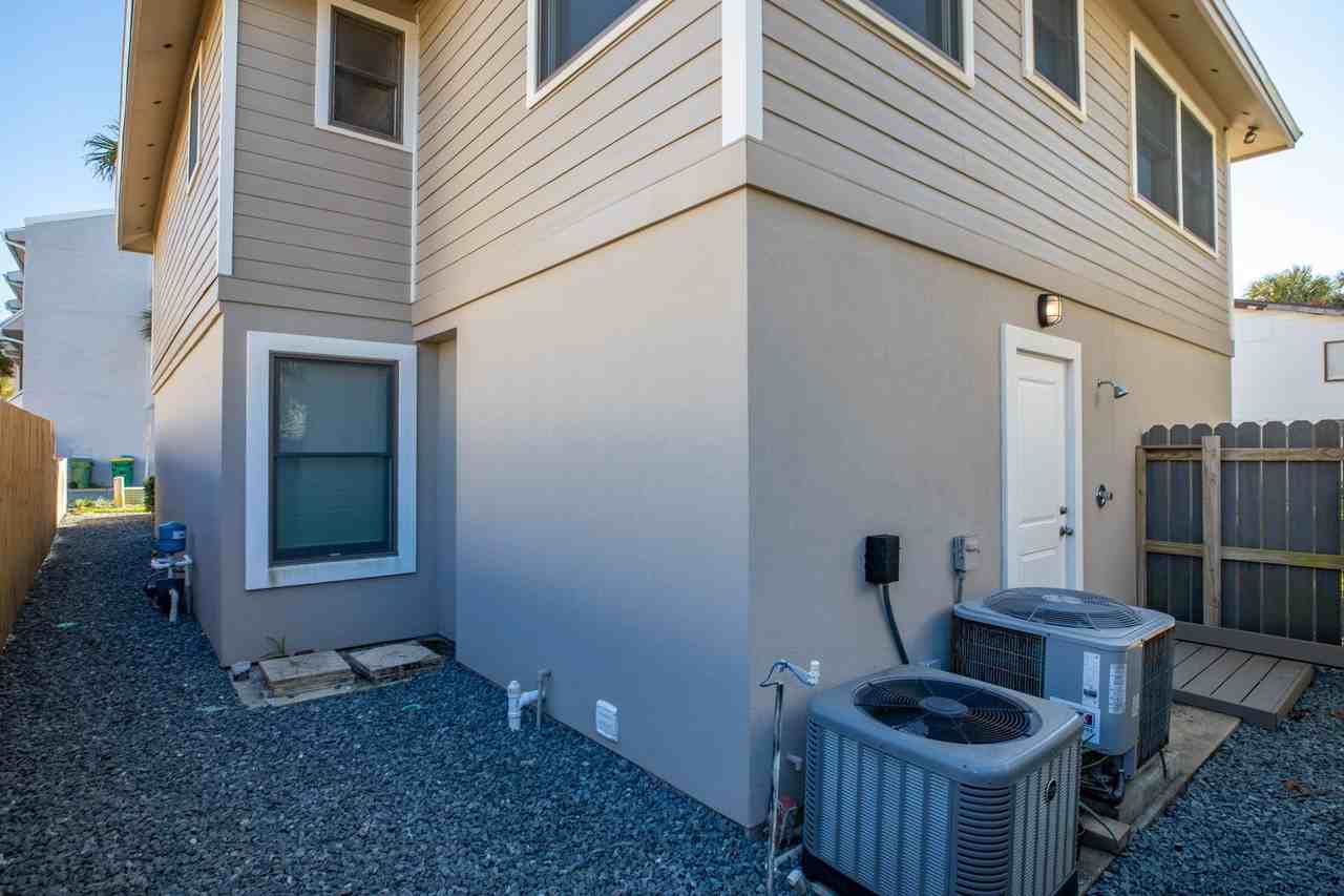 2008 Ocean Dr S - Photo 3 of 41