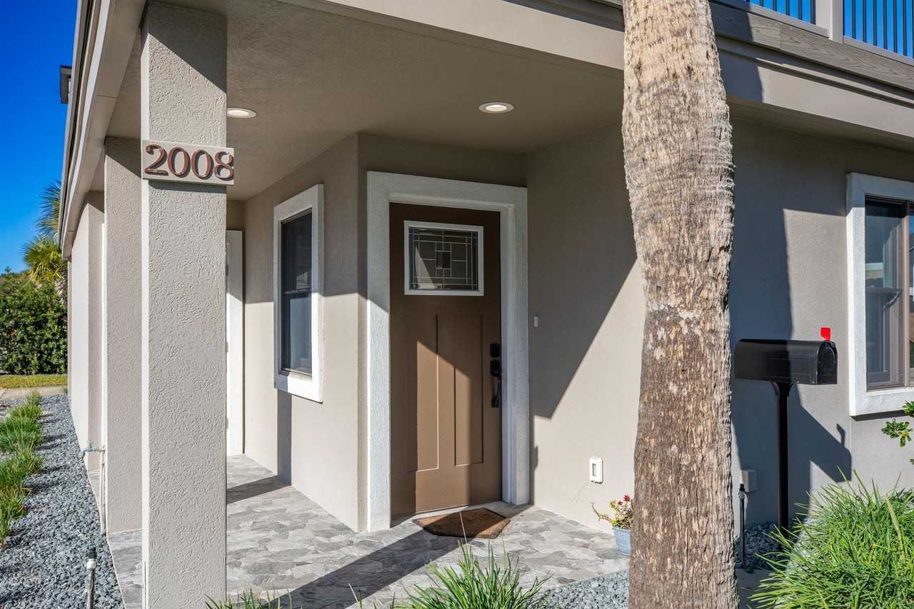 2008 Ocean Dr S - Photo 6 of 41