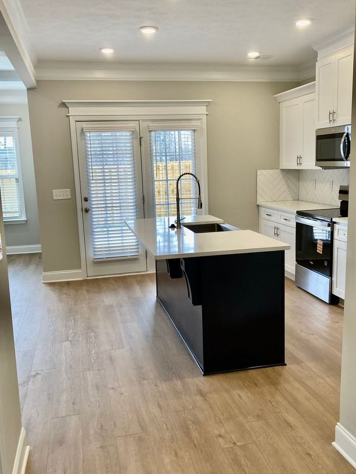 3007 Purity Way - Photo 6 of 30