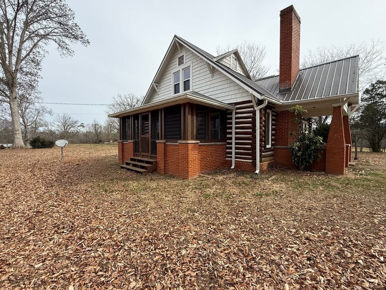 4676 Sevierville Rd - Photo 5 of 24