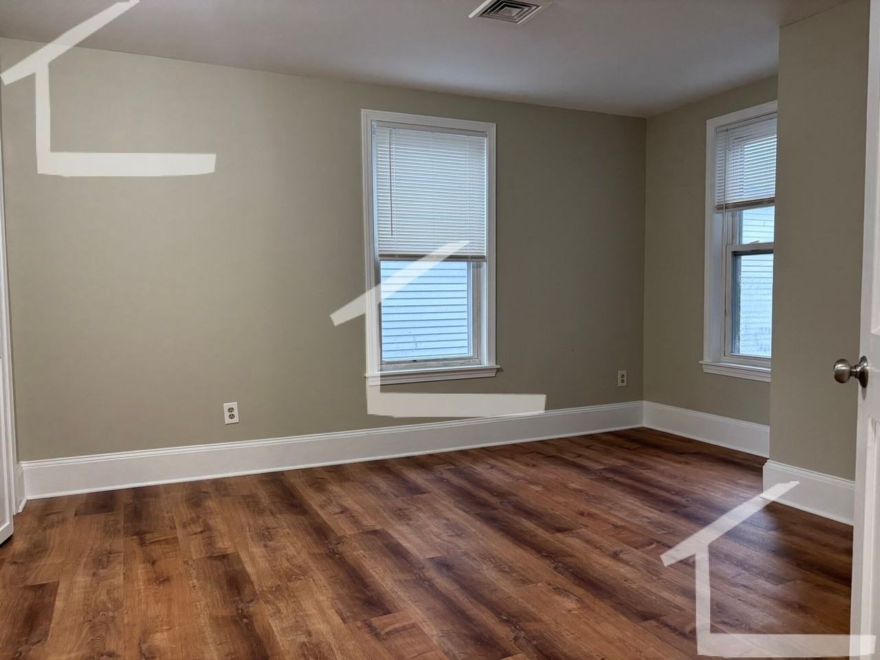 24 Armington St - Photo 6 of 17