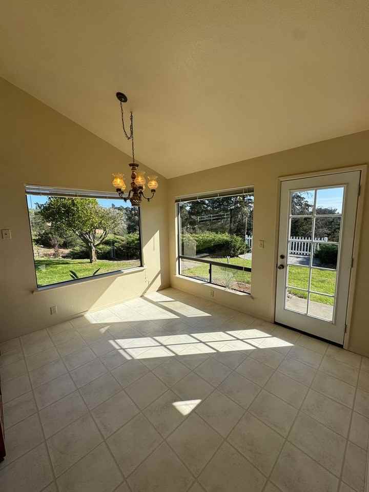 1571 Vista Grande Ln #A - Photo 5 of 24