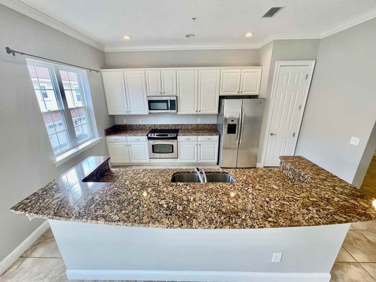 96124 Roddenberry Way - Photo 6 of 23