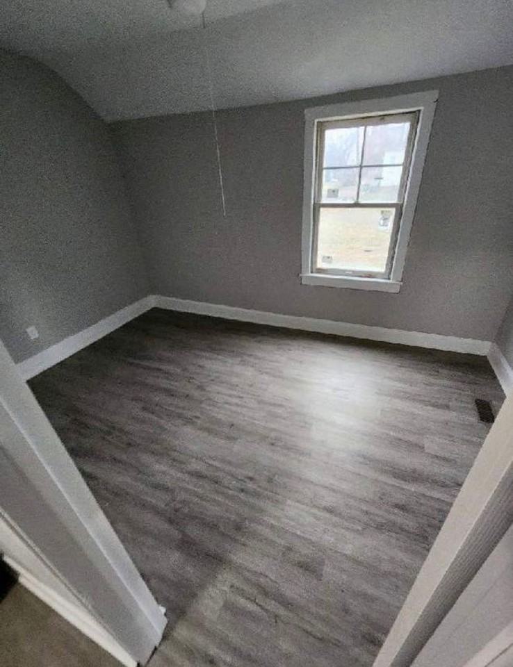 626 Walnut St - Photo 5 of 8