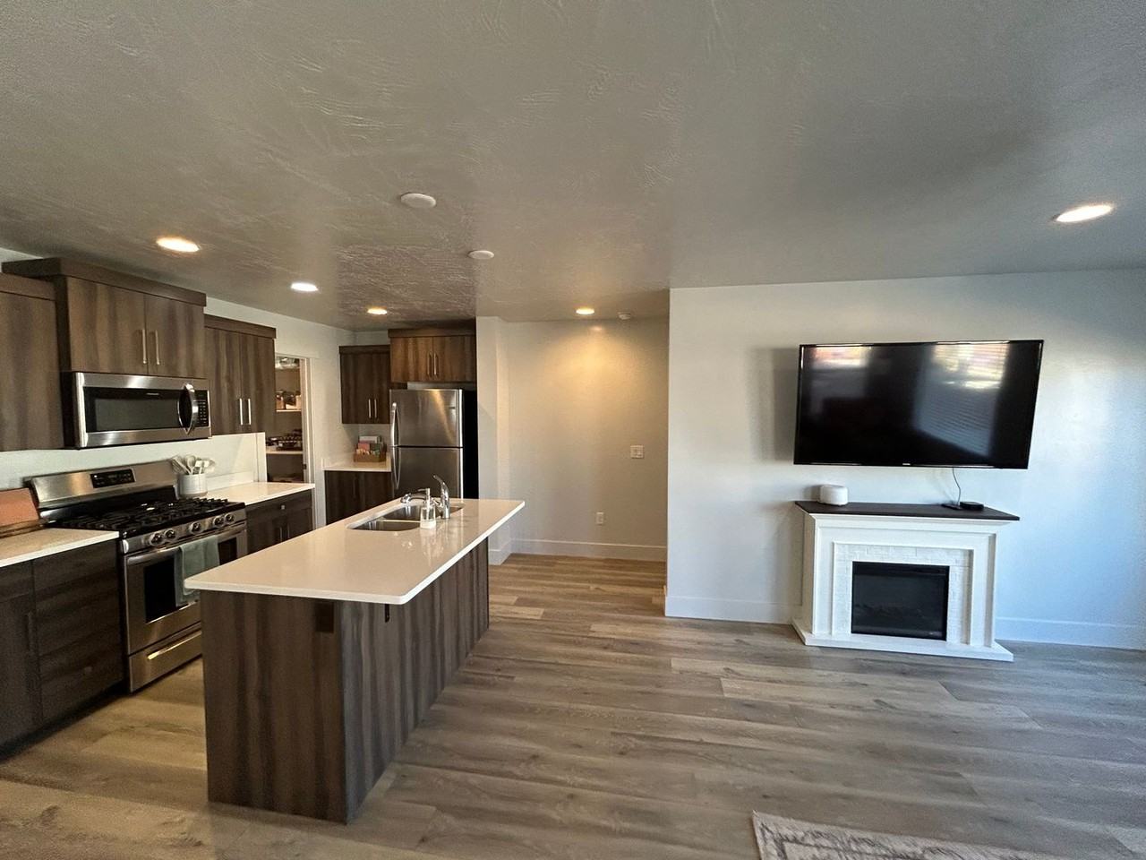 3113 E Sky Rim Way - Photo 6 of 40