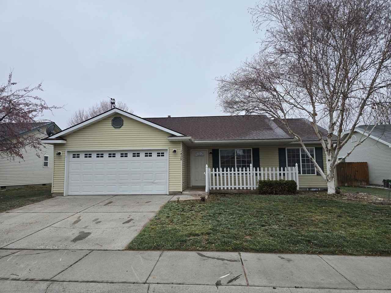 1428 Saddler St - Photo 2 of 25