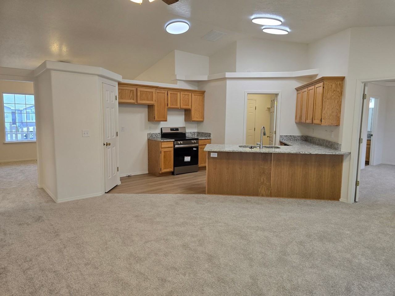 1428 Saddler St - Photo 7 of 25