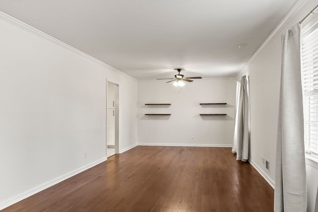 2082 Idlewood Dr - Photo 3 of 25