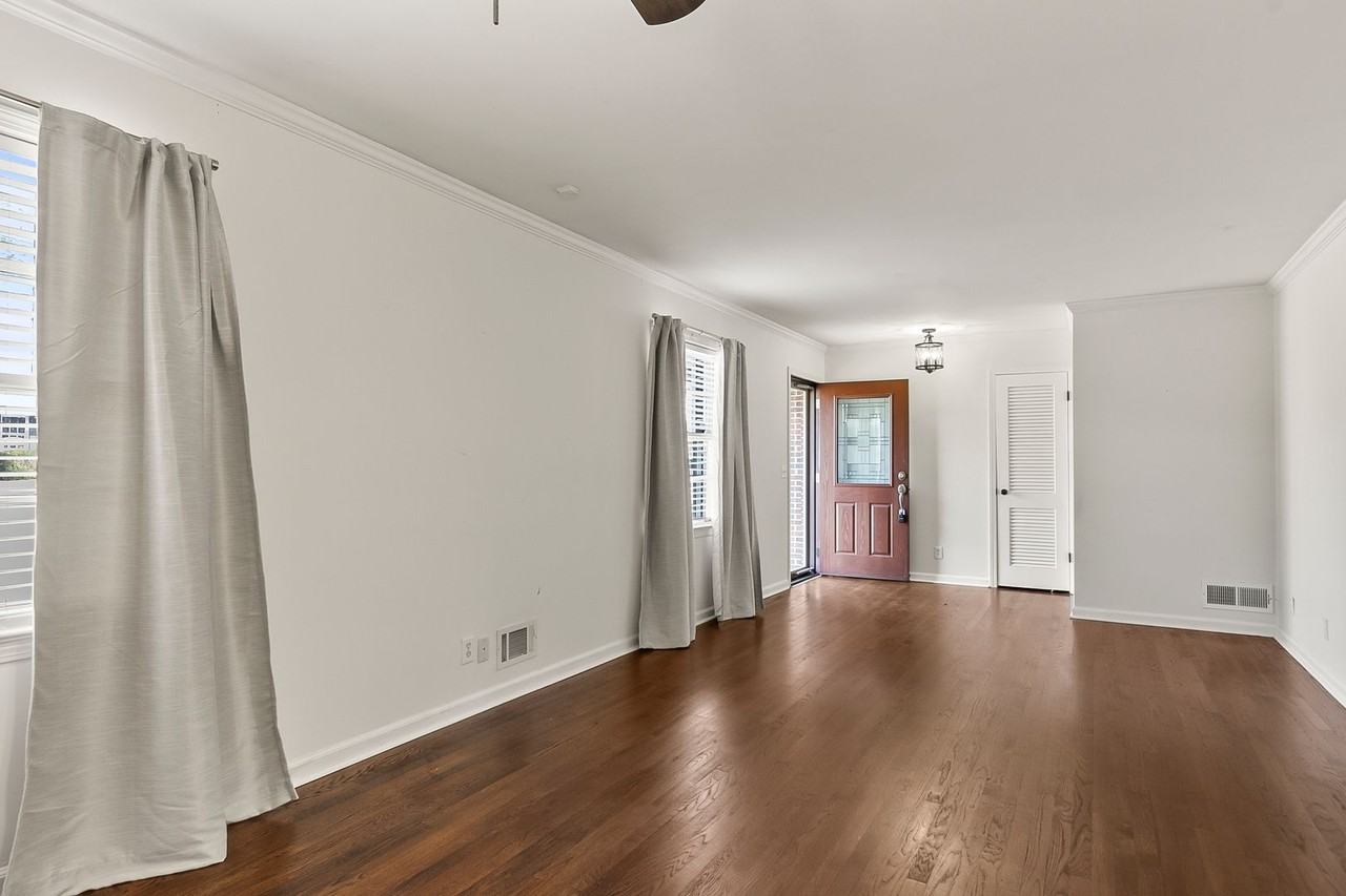 2082 Idlewood Dr - Photo 4 of 25