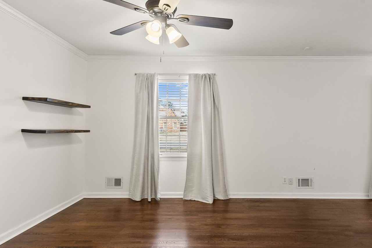 2082 Idlewood Dr - Photo 5 of 25