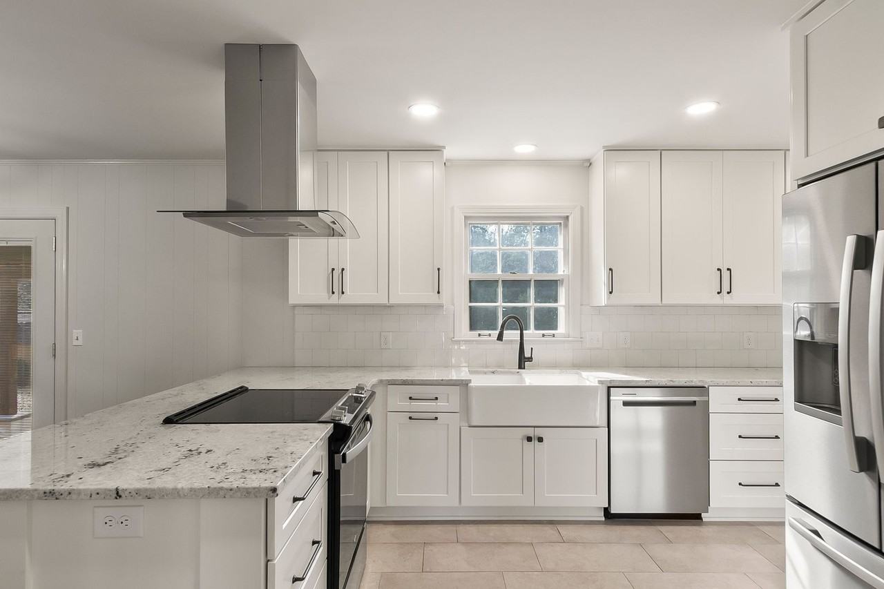 2082 Idlewood Dr - Photo 7 of 25