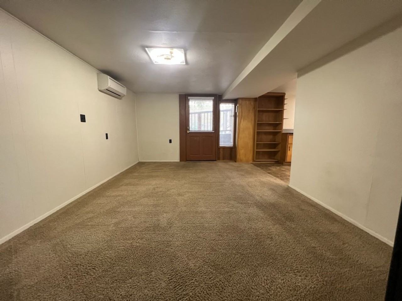 2524 Ne Division St - Photo 3 of 11