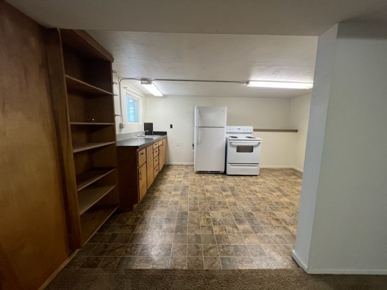 2524 Ne Division St - Photo 4 of 11