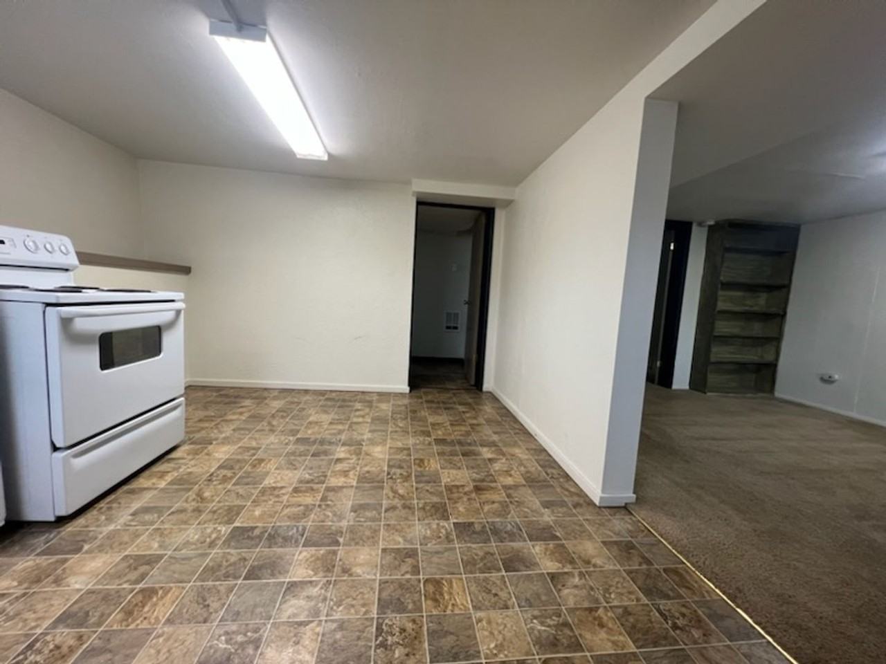 2524 Ne Division St - Photo 6 of 11