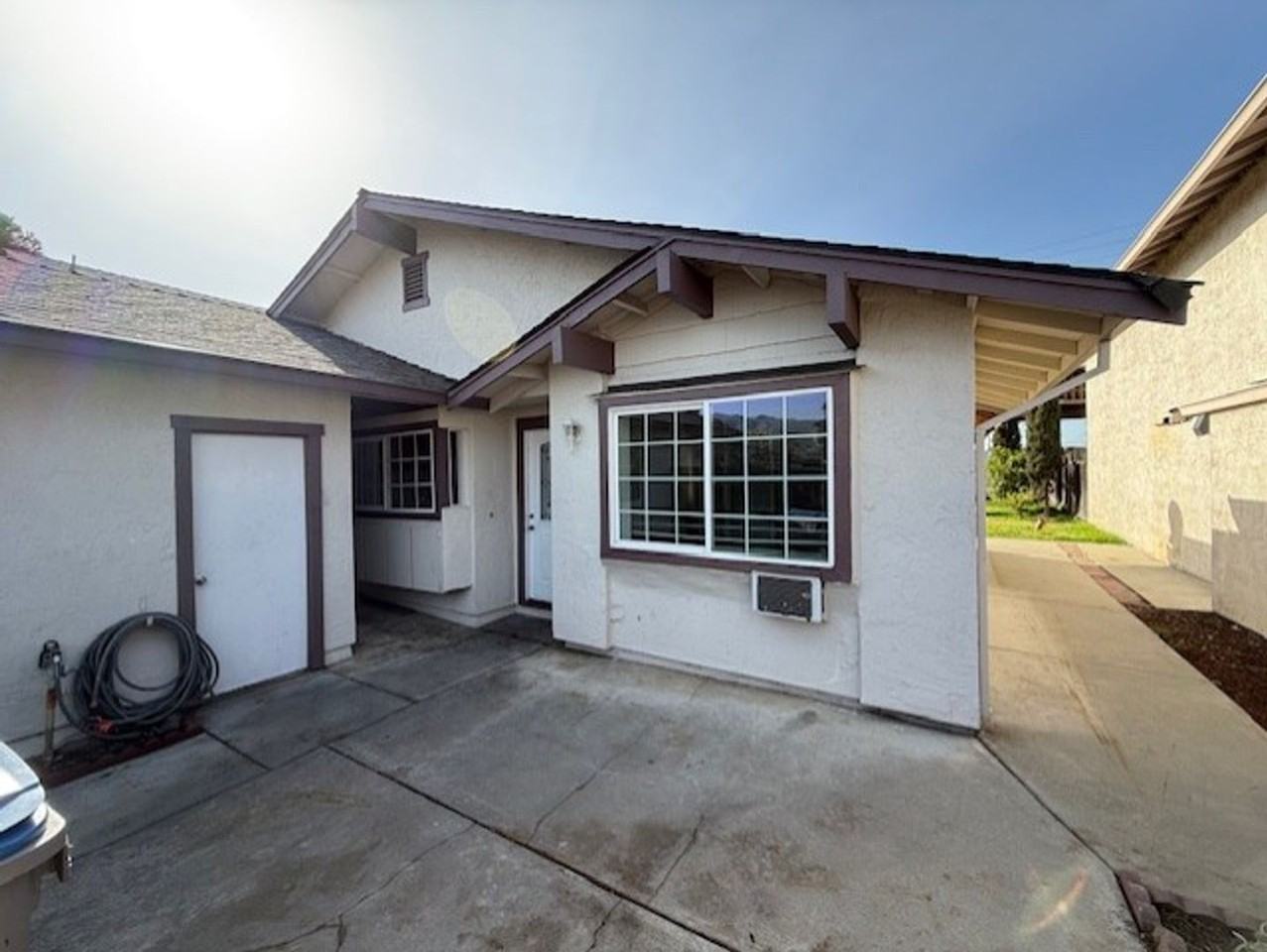 1786 Home Gate Dr - Photo 2 of 11