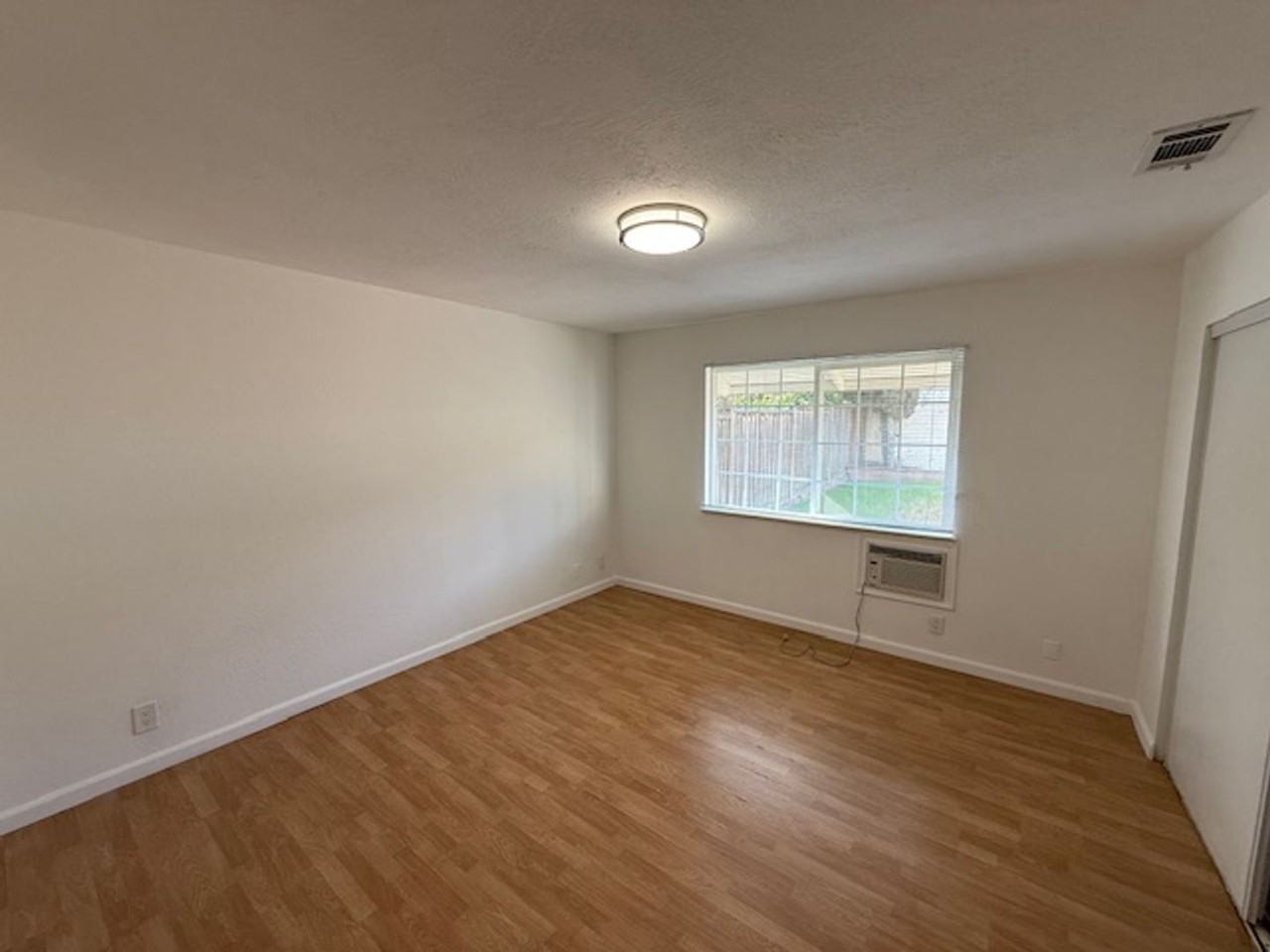 1786 Home Gate Dr - Photo 3 of 11