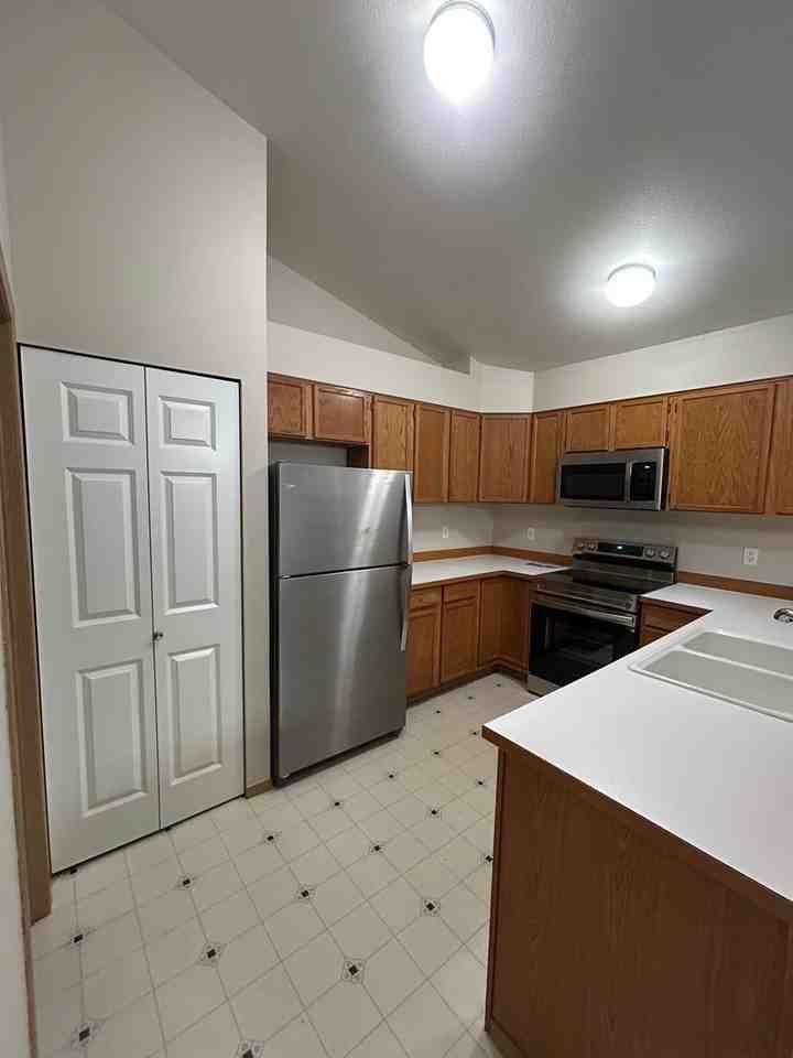 18309 Champions Dr - Photo 6 of 22