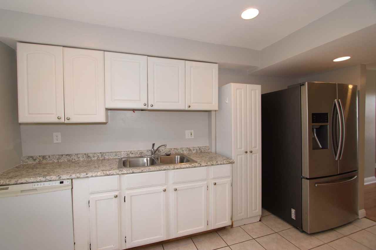 3970 Roswell Ave - Photo 6 of 25