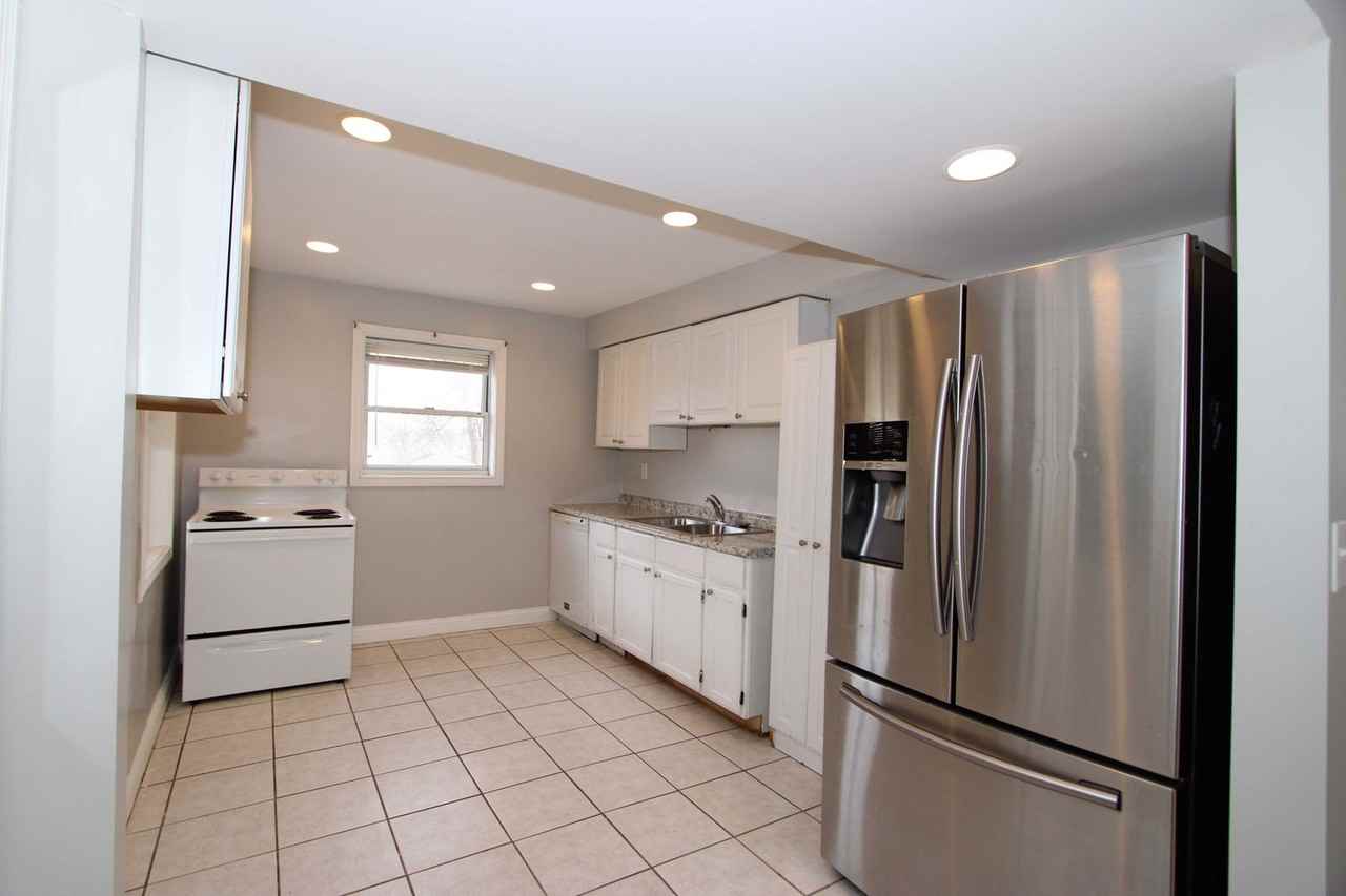 3970 Roswell Ave - Photo 7 of 25