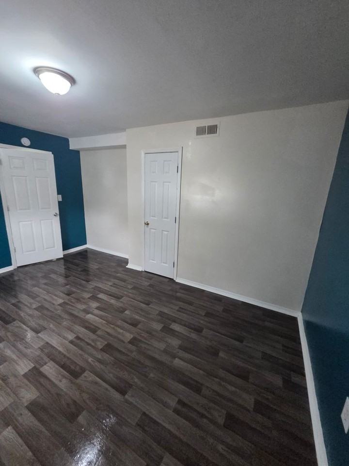 1309 Sunshine Ave - Photo 4 of 14