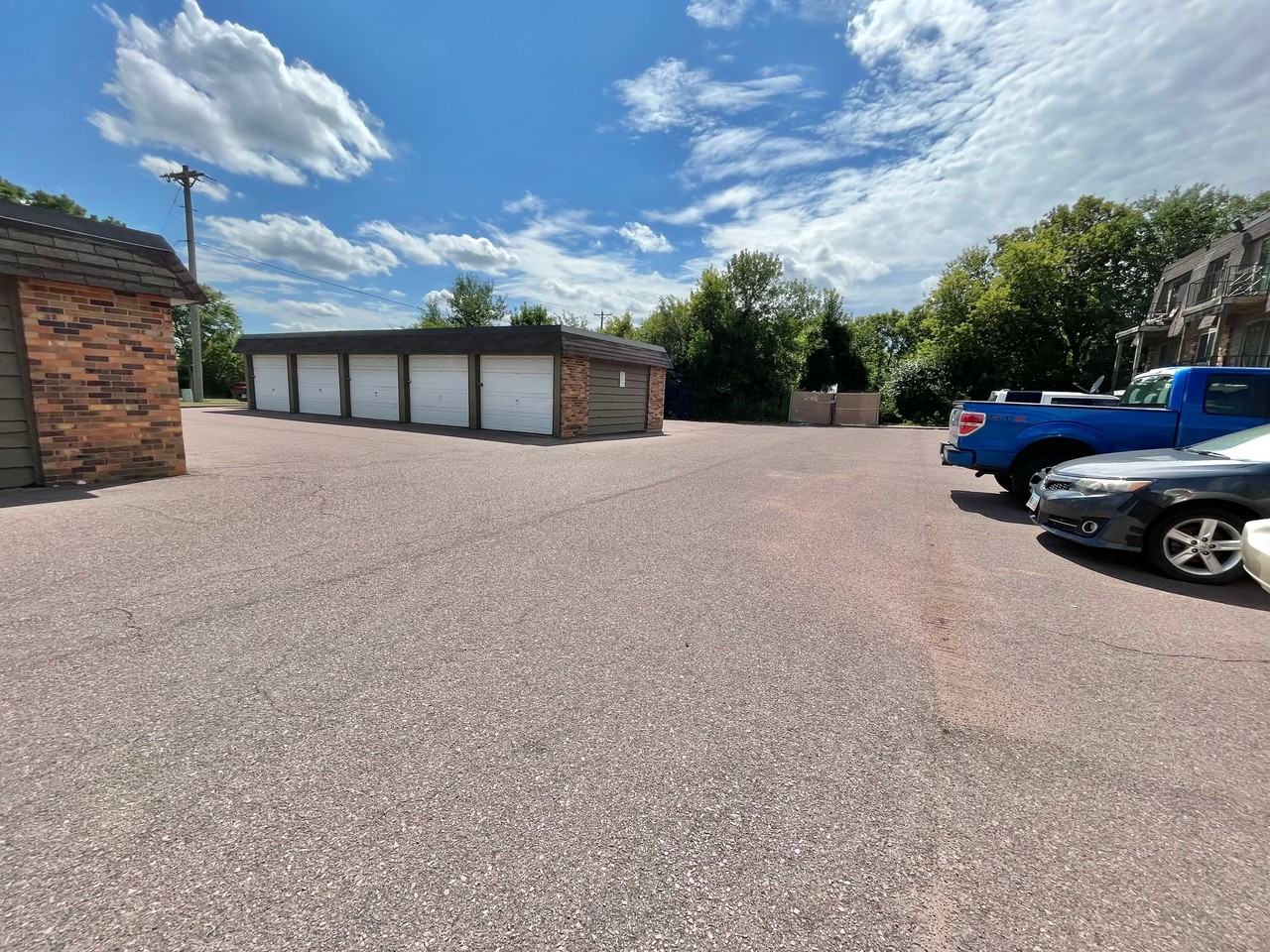 Bella Sierra Apartments - Photo 2 of 7