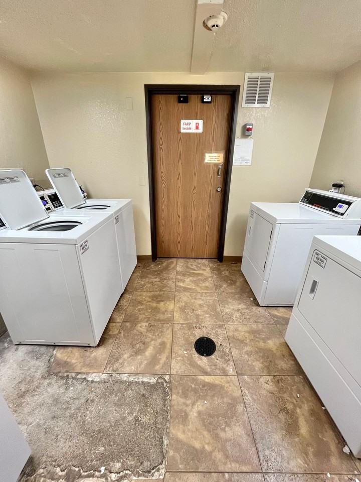 Bella Sierra Apartments - Photo 3 of 7