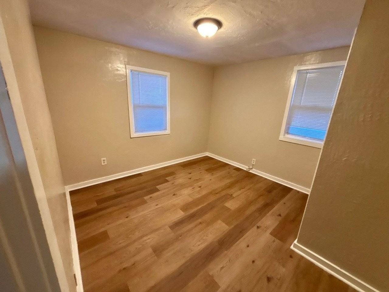 sF01537 - Photo 5 of 25