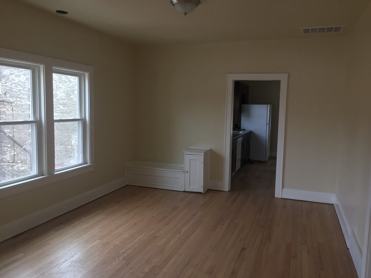 721 E Center St - Photo 4 of 17