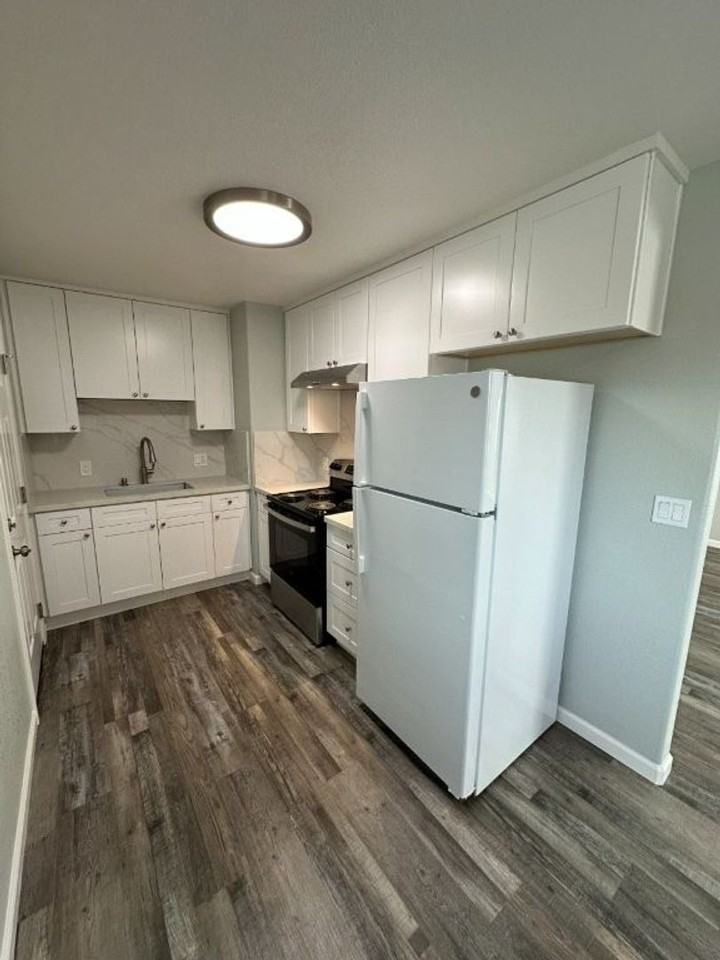 732 Sunset Blvd - Photo 6 of 13