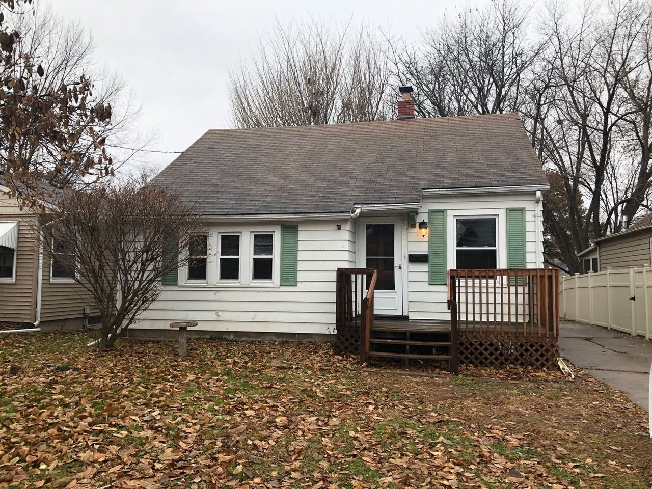 2331 4th St - Photo 2 of 12