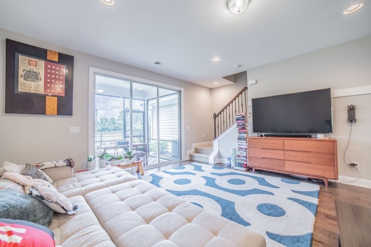 226 Lake Lily Dr - Photo 6 of 32