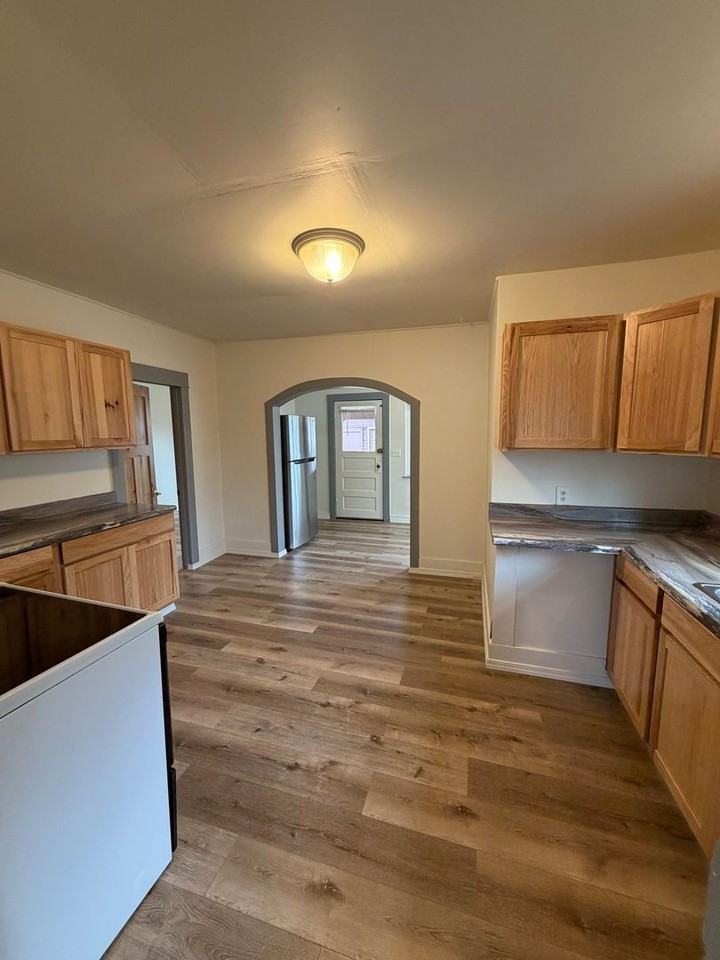 2232 Wantland Ave - Photo 2 of 17