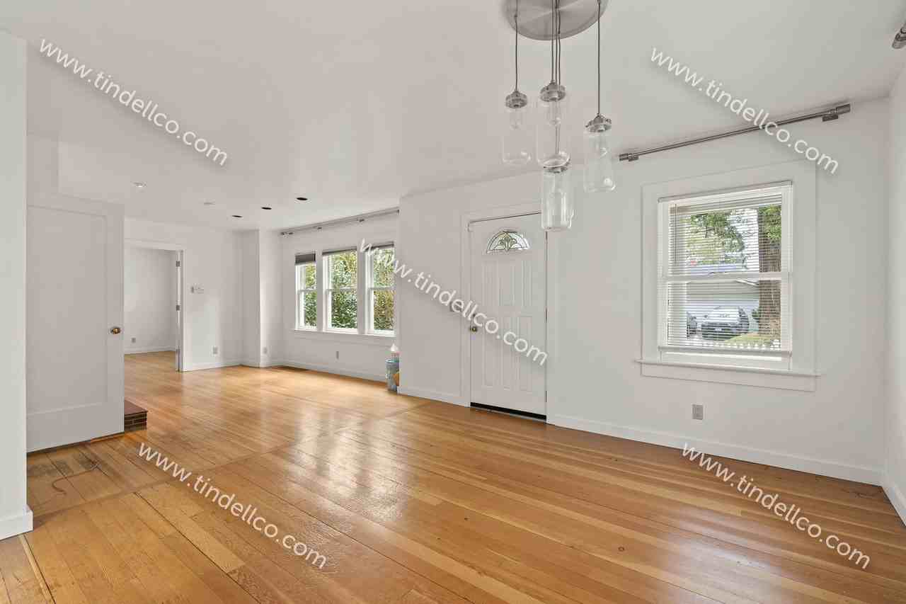 3922 Sw Canby St - Photo 4 of 31