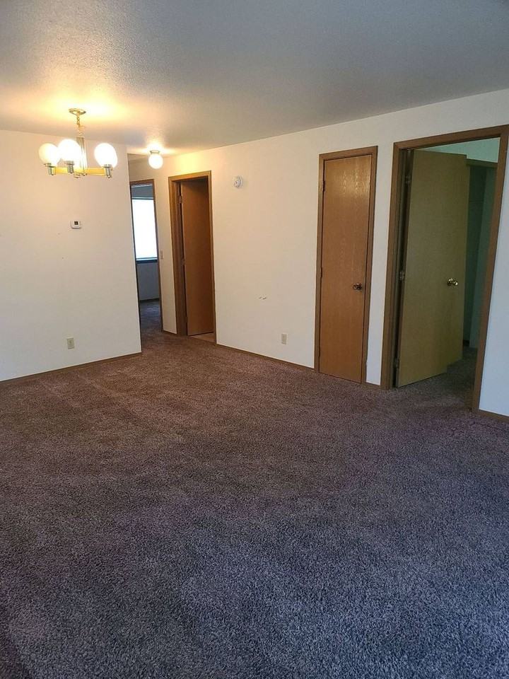 208 W 19th Ave - Photo 3 of 7