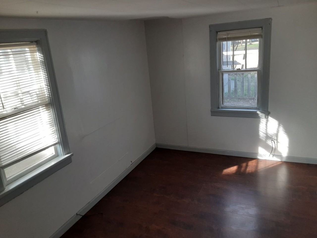 920 Gordon St - Photo 2 of 9