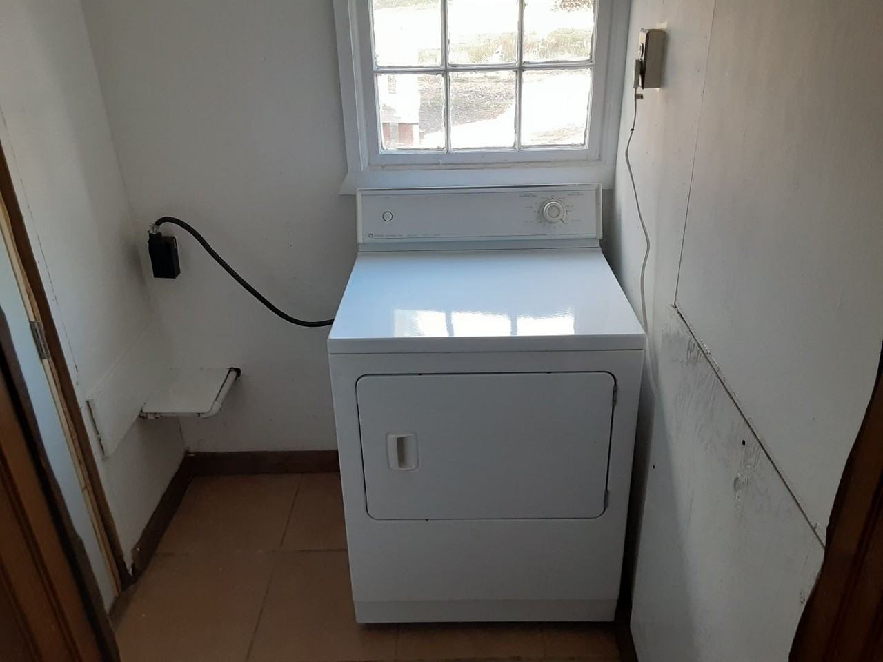 920 Gordon St - Photo 3 of 9