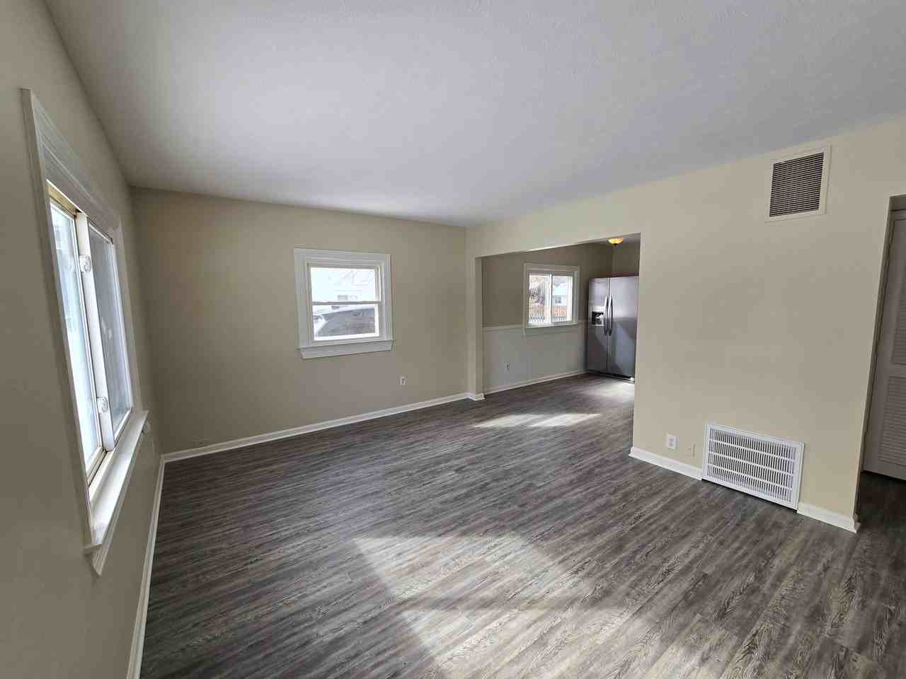 214 Alpha Ave - Photo 4 of 50