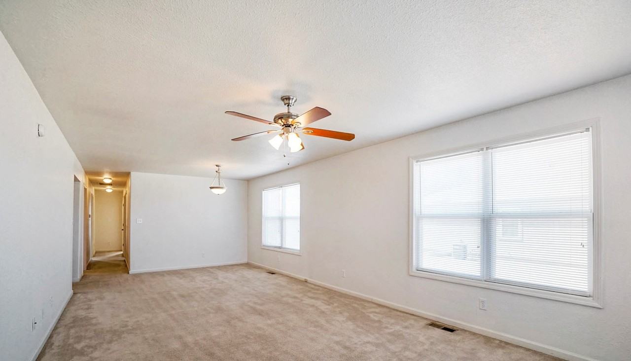 914 Jackalope Ct - Photo 2 of 21