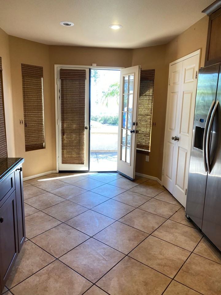 2033 Larkspur Dr - Photo 5 of 11