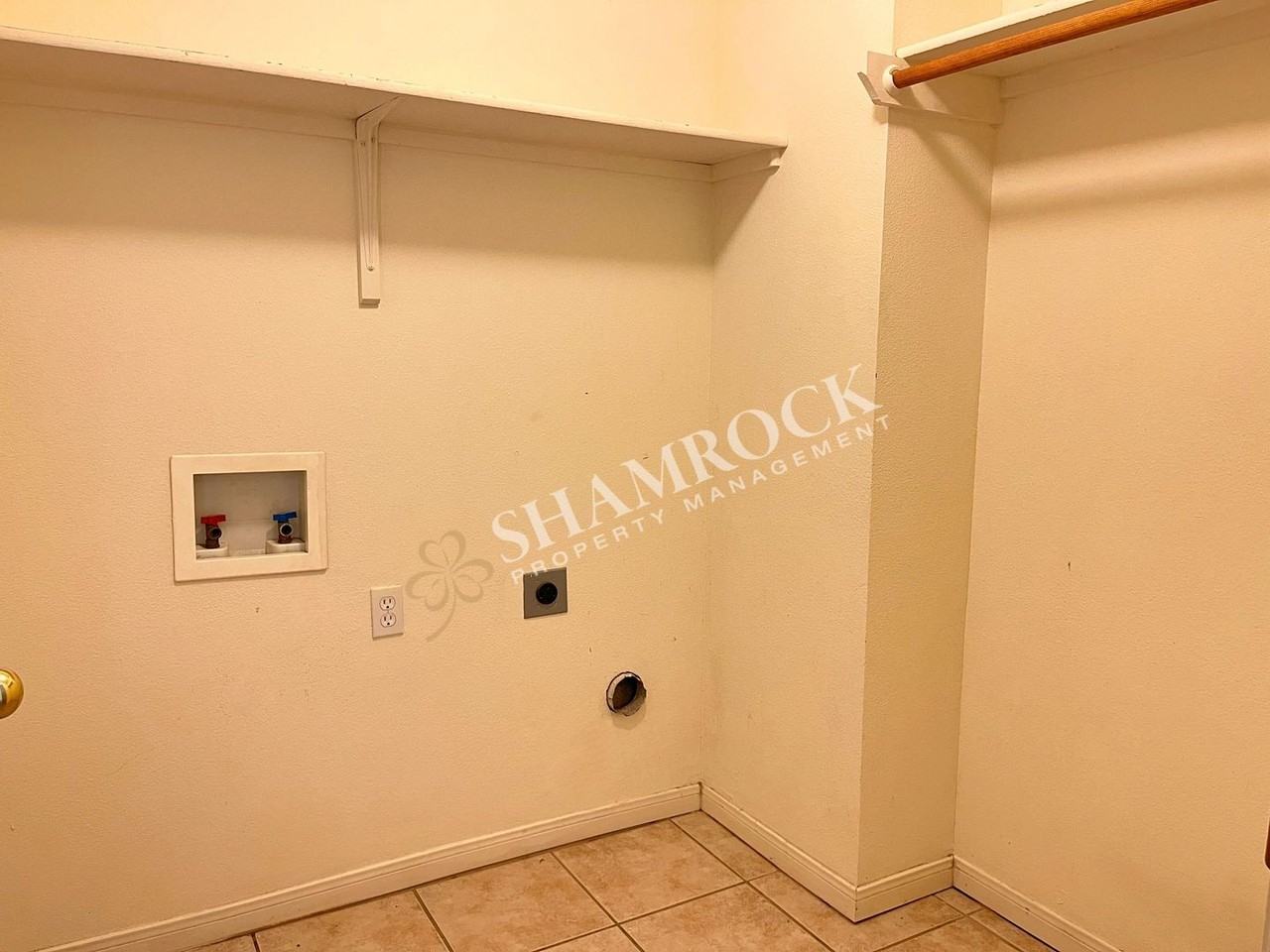 613 Park Ridge Rd - Photo 6 of 15