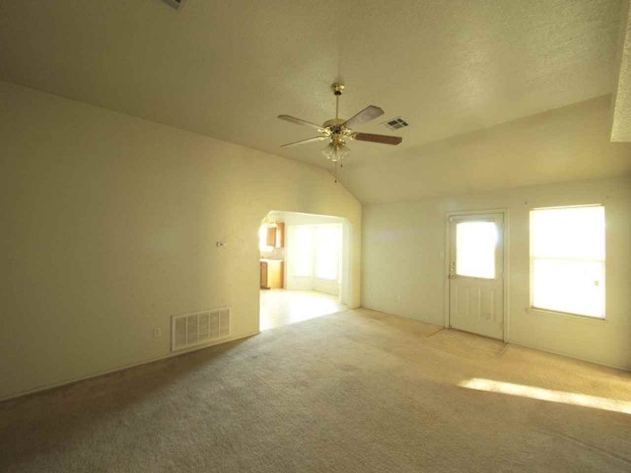 2907 Maria Dr - Photo 3 of 16