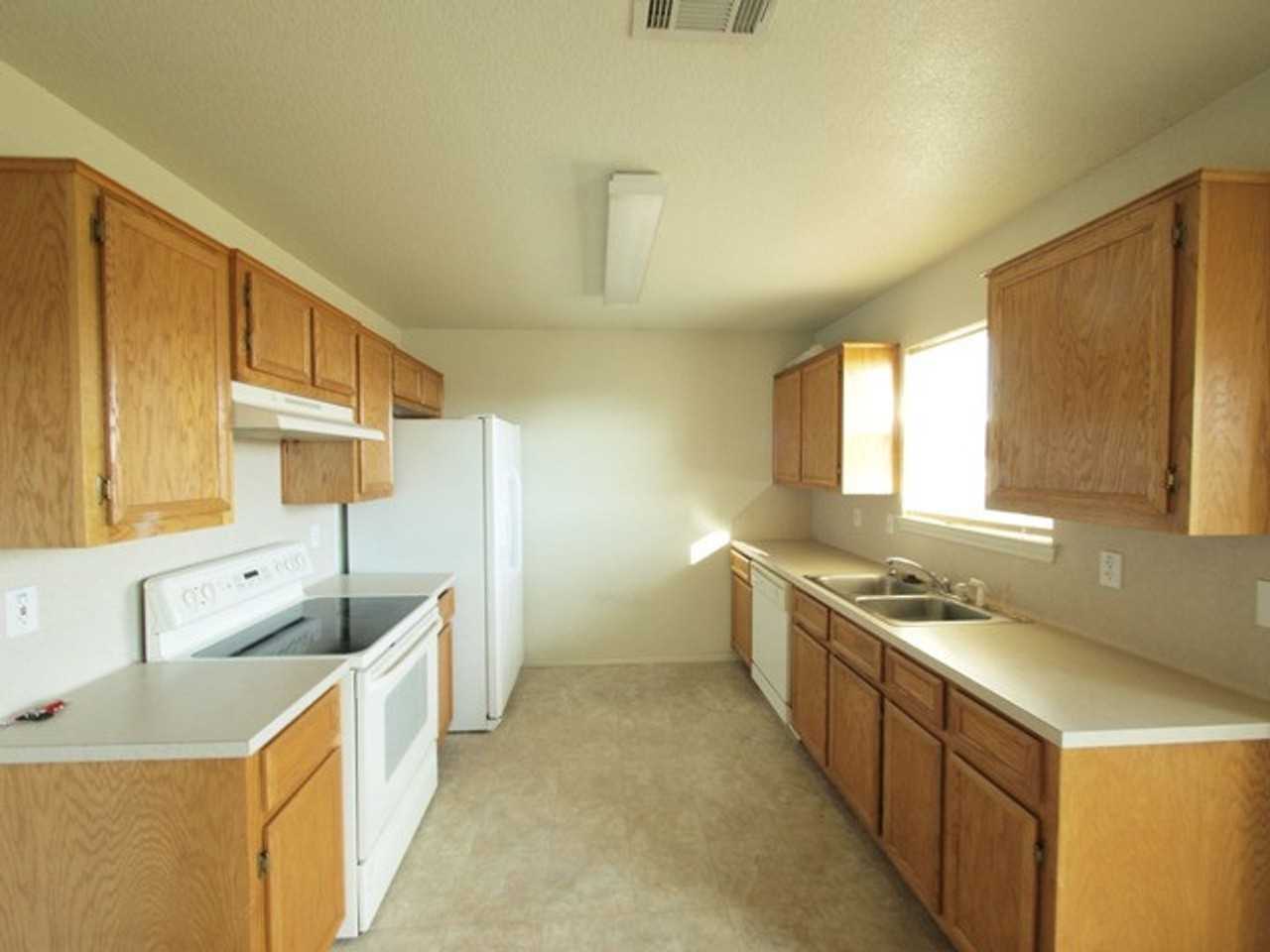 2907 Maria Dr - Photo 6 of 16