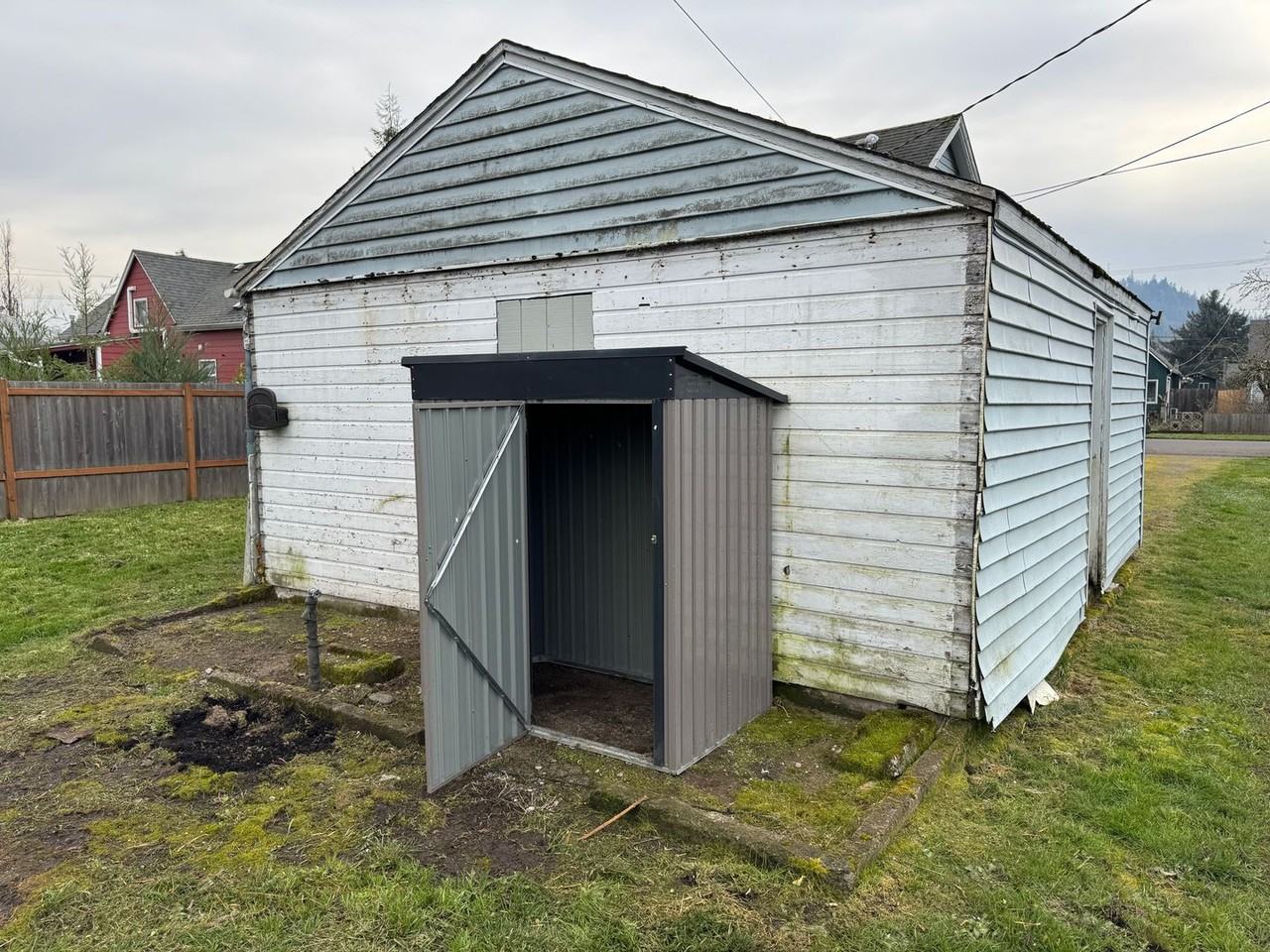 1132 C St - Photo 4 of 38