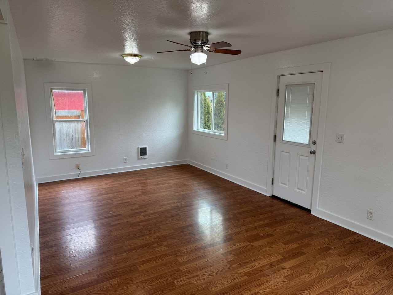 1132 C St - Photo 6 of 38