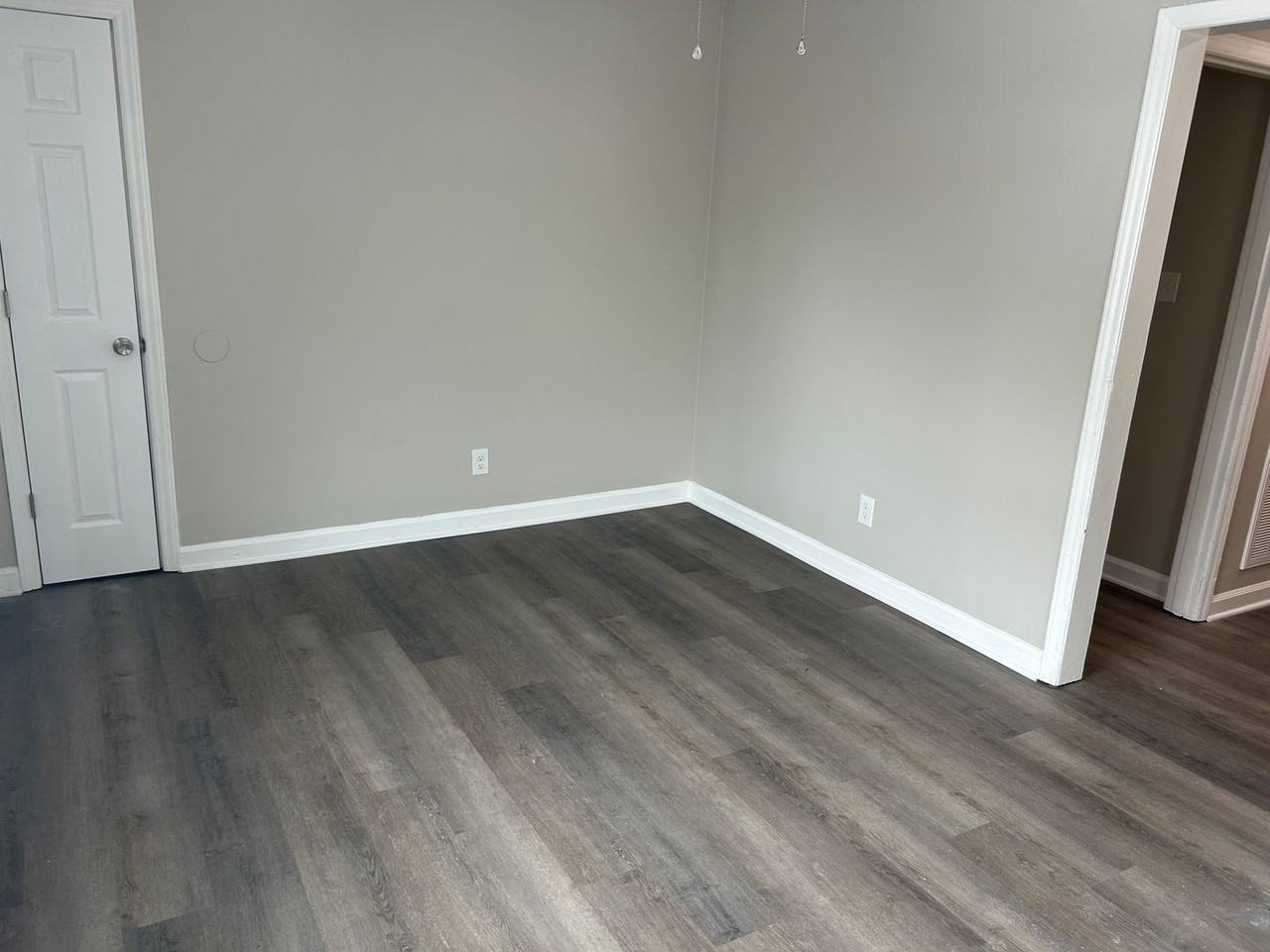 2326 Waterbury St - Photo 2 of 12