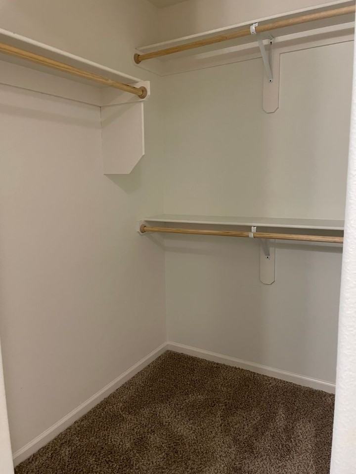 731 N Oak St - Photo 6 of 13