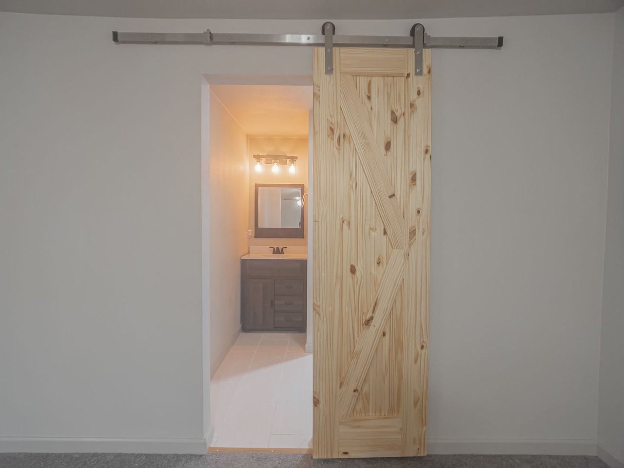 303 Wilson Dr - Photo 6 of 36