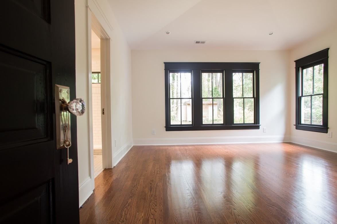 2018 Englewood Ave - Photo 2 of 28